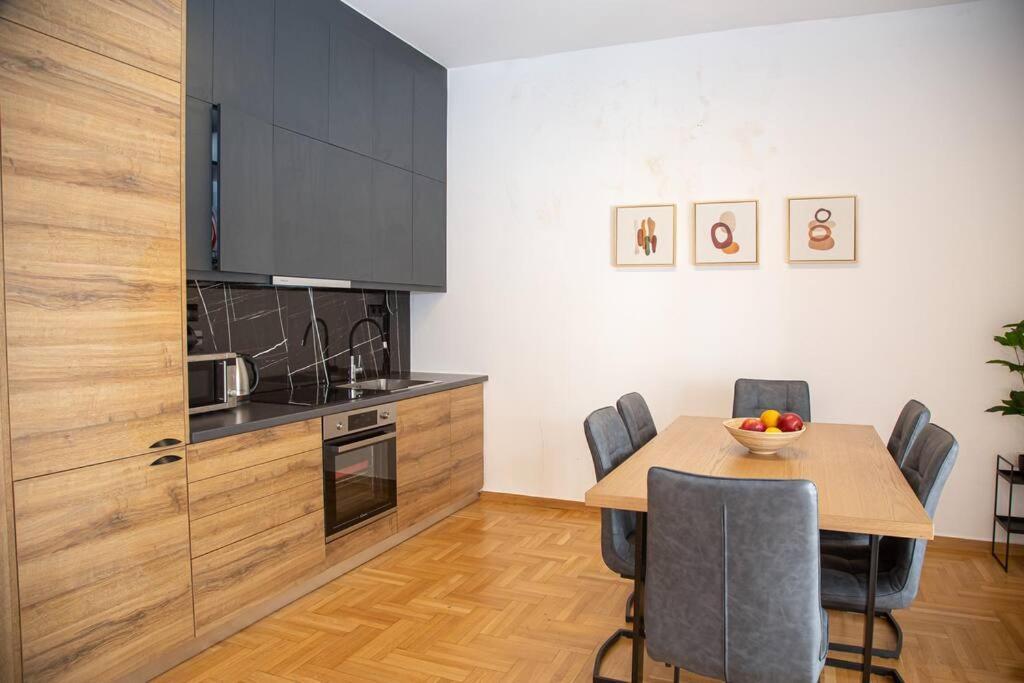 Spacious In Pagkrati