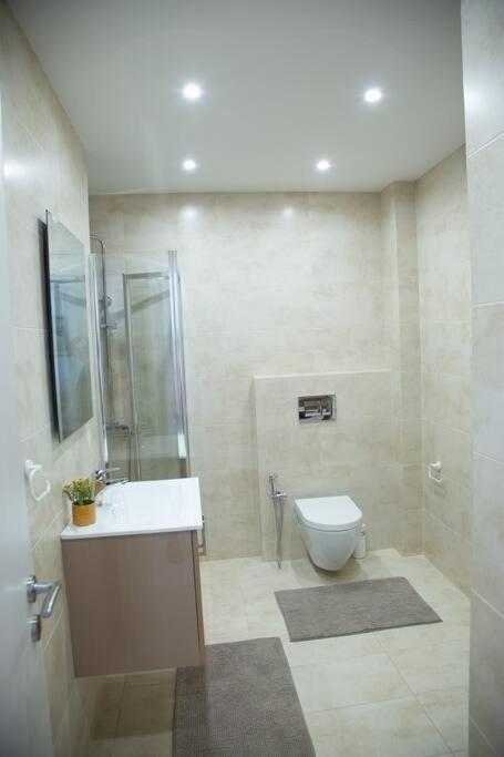 Spacious In Pagkrati