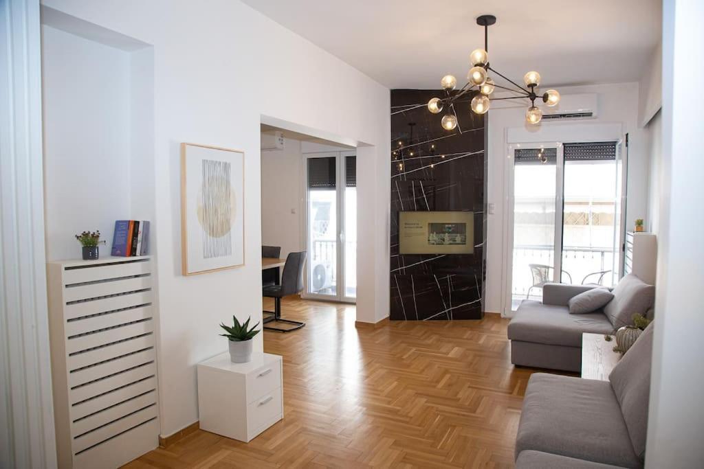 Apartment Spacious In Pagkrati Athens